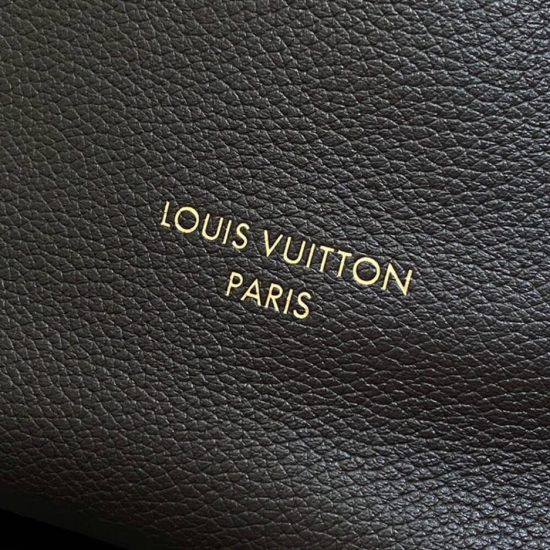 LV Low Key Hobo MM LV Low Key Hobo MM