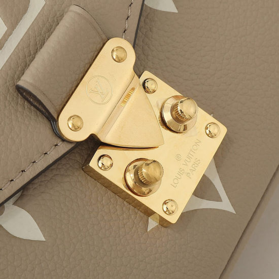 LV Pochette Metis East West LV Pochette Metis East West