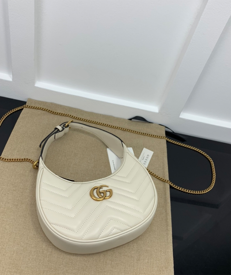 GG Marmont half-moon-shaped mini bag