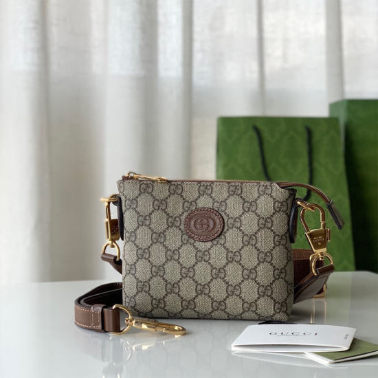 Messenger bag with Interlocking G
