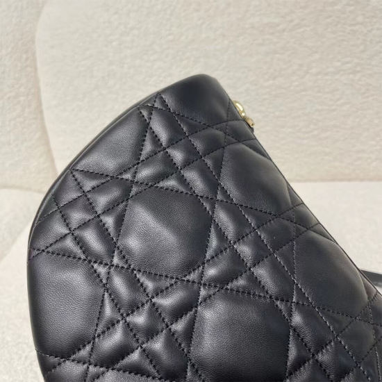 MEDIUM DIOR VIBE HOBO BAG