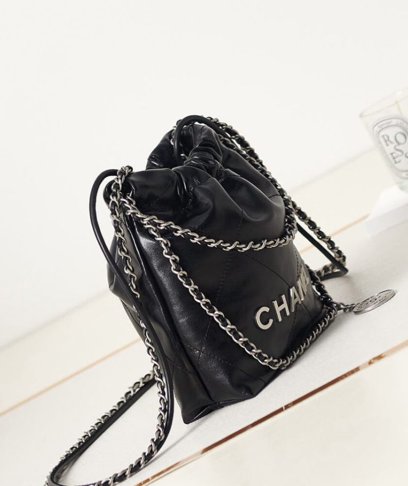 CHANEL 22 MINI HANDBAG