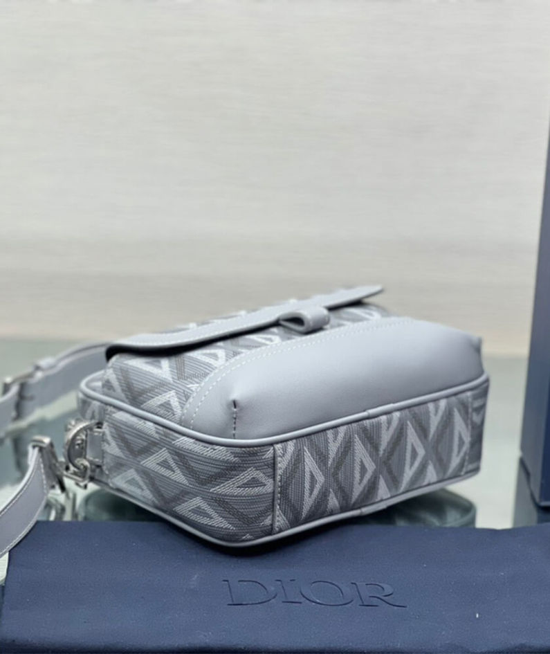 DIOR HIT THE ROAD MESSENGER POUCH
