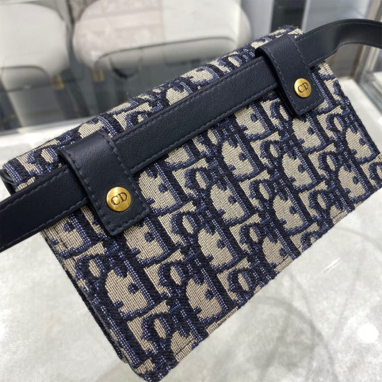 SADDLE BELT POUCH