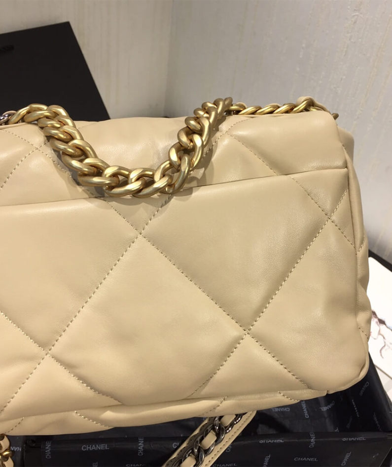CHANEL 19 Small Flap Bag