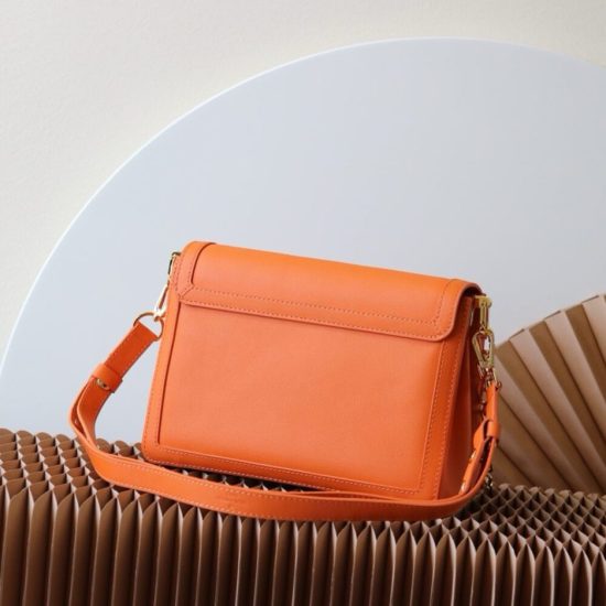 LV Dauphine Soft MM LV Dauphine Soft MM