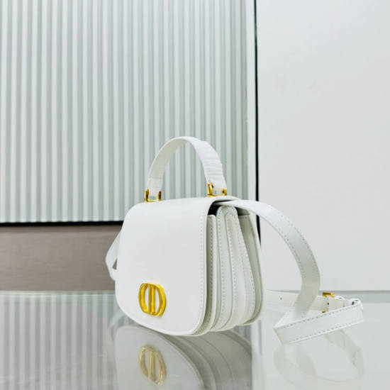 Medium 30 Montaigne Avenue Top Handle Bag Medium 30 Montaigne Avenue Top Handle Bag
