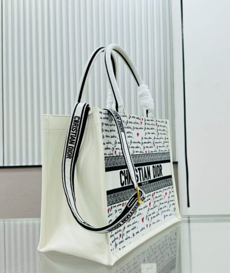 Dioramour Medium Dior Book Tote