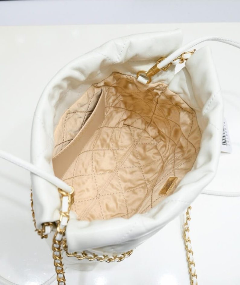 CHANEL 22 MINI HANDBAG