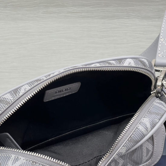 DIOR HIT THE ROAD MESSENGER POUCH