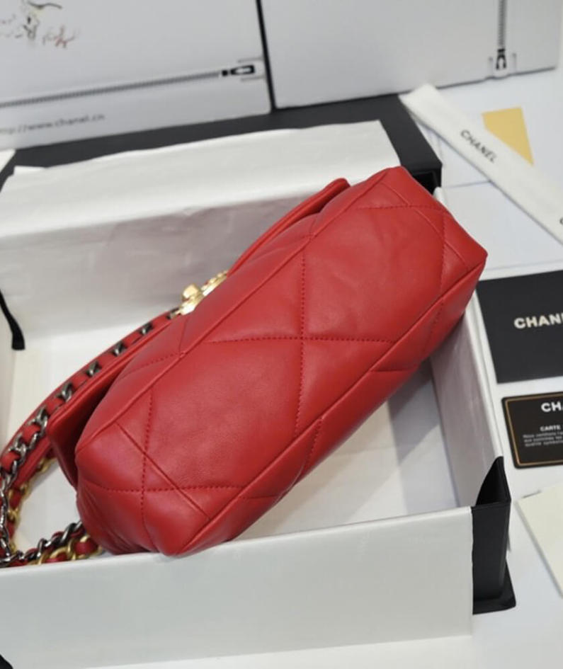 CHANEL 19 HANDBAG