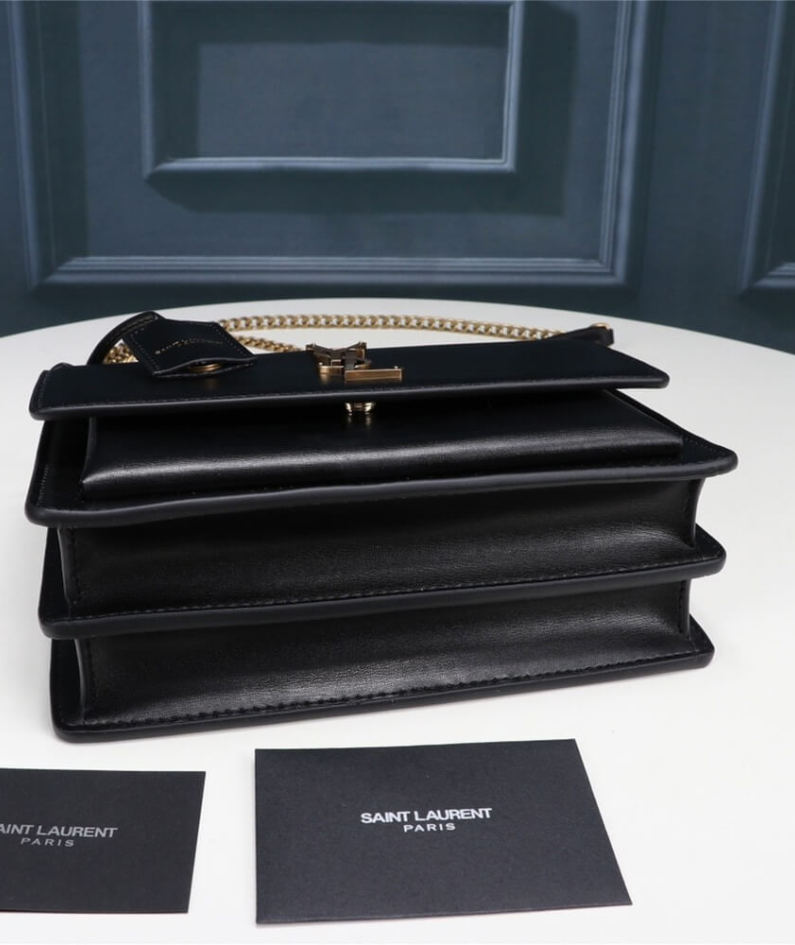 SUNSET MEDIUM CHAIN BAG IN SMOOTH LEATHER