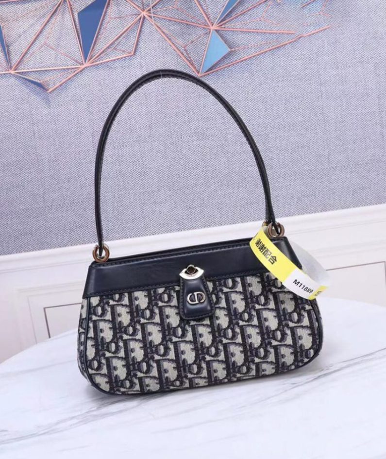 MEDIUM DIOR KEY BAG