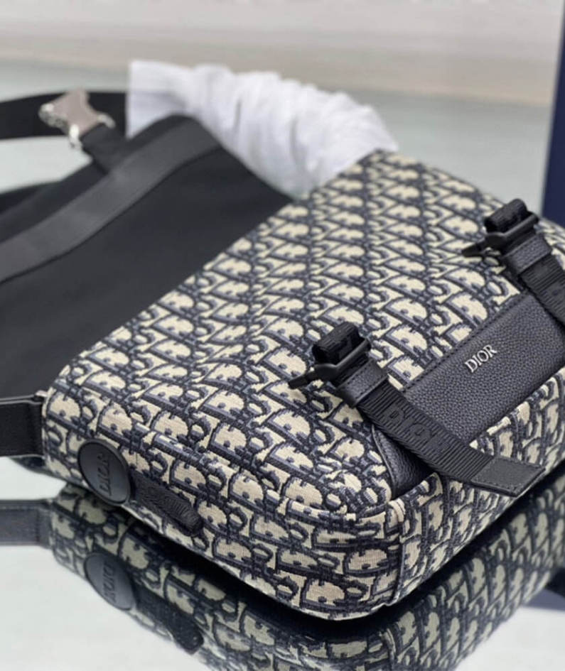 DIOR EXPLORER MESSENGER BAG