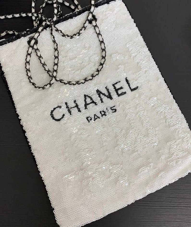CHANEL SHOPPING BAG