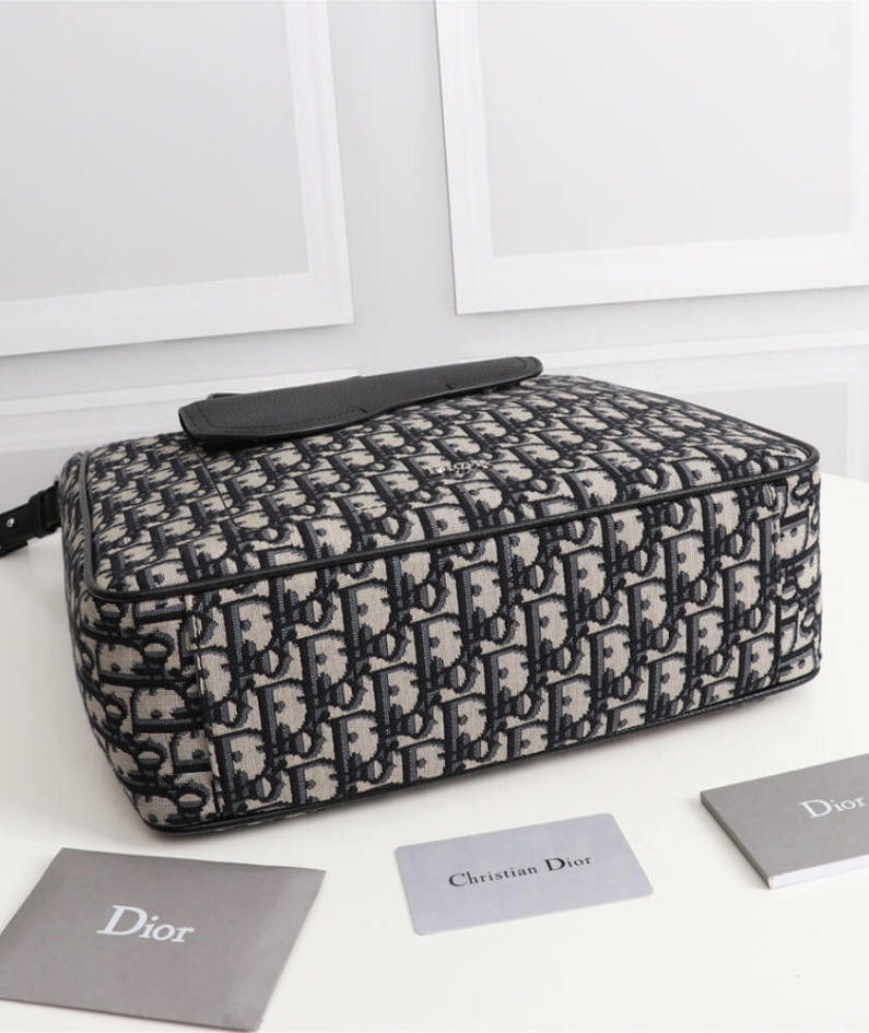 SADDLE TOTE BAG WITH SHOULDER STRAP