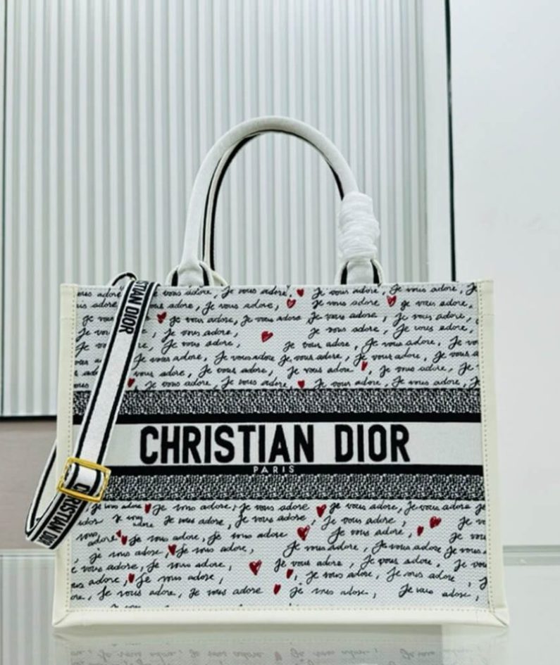 Dioramour Medium Dior Book Tote