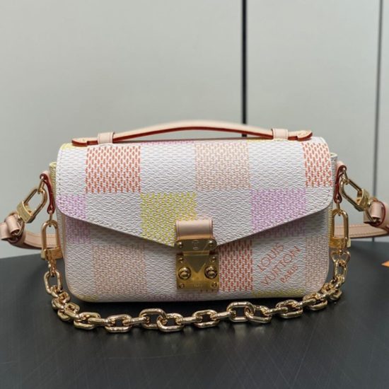 LV Pochette Metis East West LV Pochette Metis East West