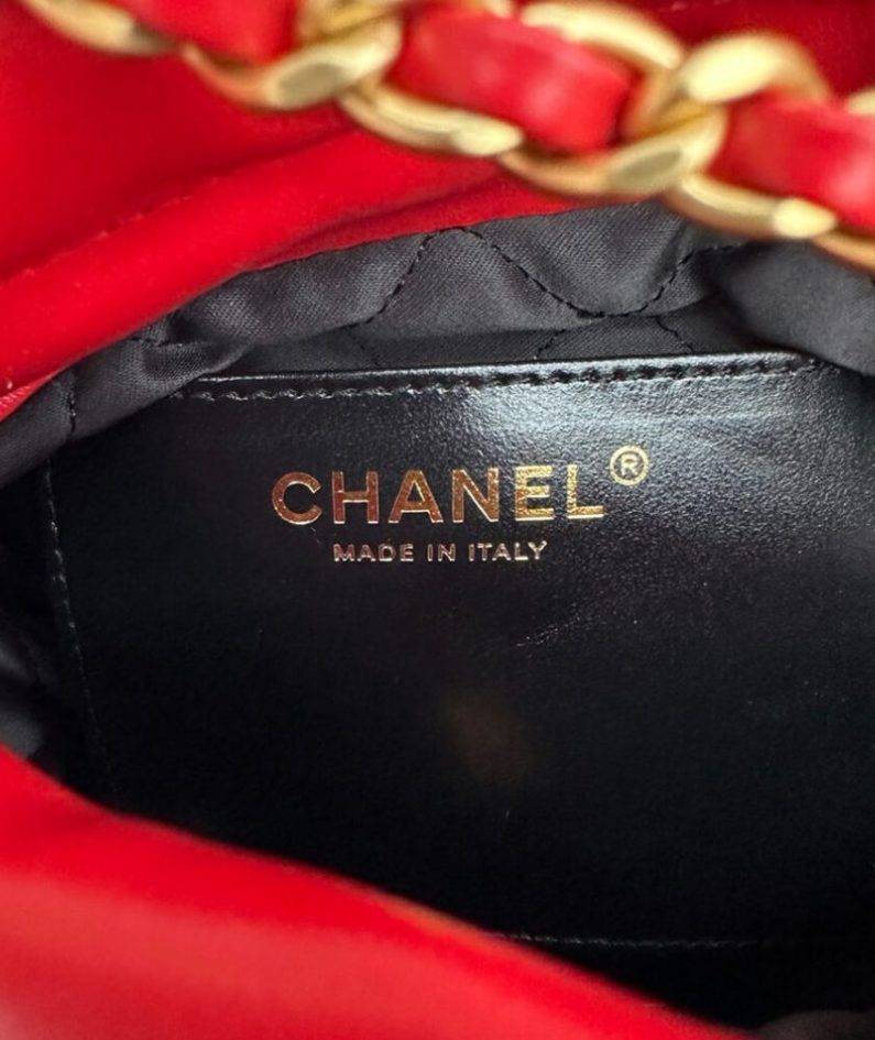 CHANEL 22 MINI HANDBAG