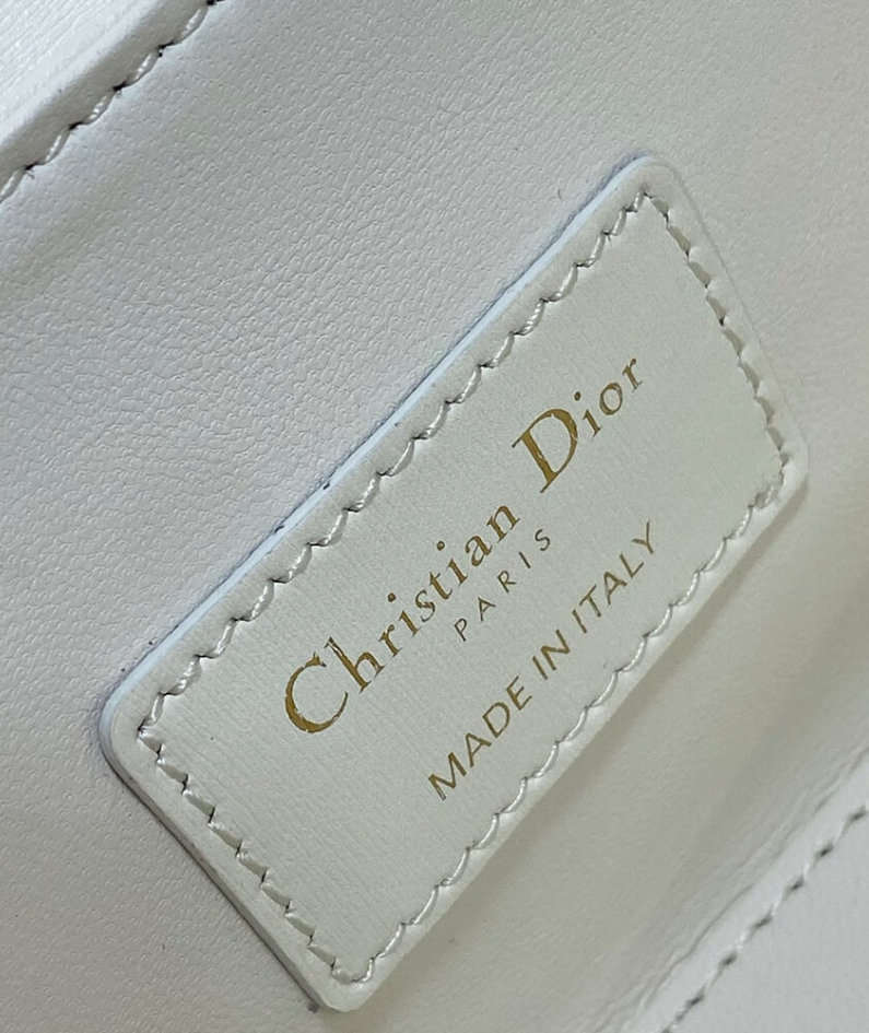 Small 30 Montaigne Avenue Top Handle Bag