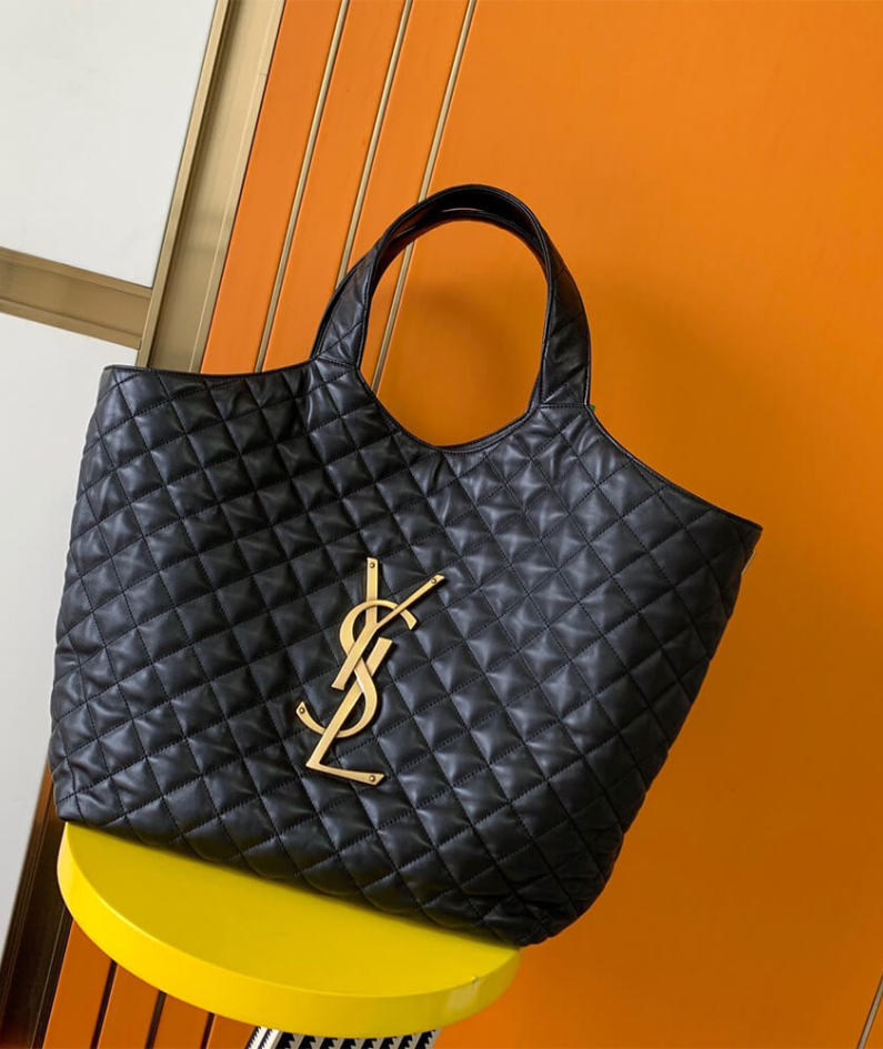 ICARE MAXI SHOPPING BAG IN QUILTED LAMBSKIN