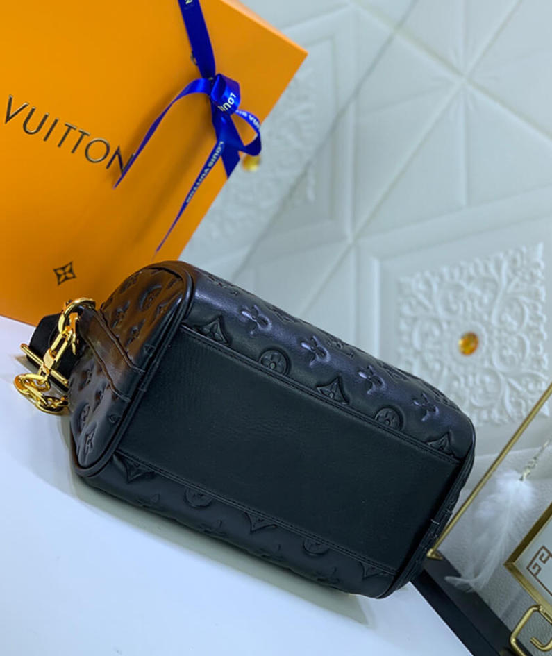 Louis Vuitton SPEEDY BANDOULIERE 22