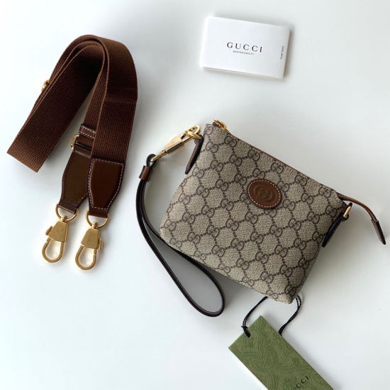 Messenger bag with Interlocking G