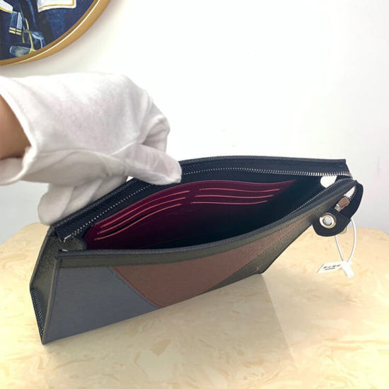 LV Pochette Voyage MM LV Pochette Voyage MM