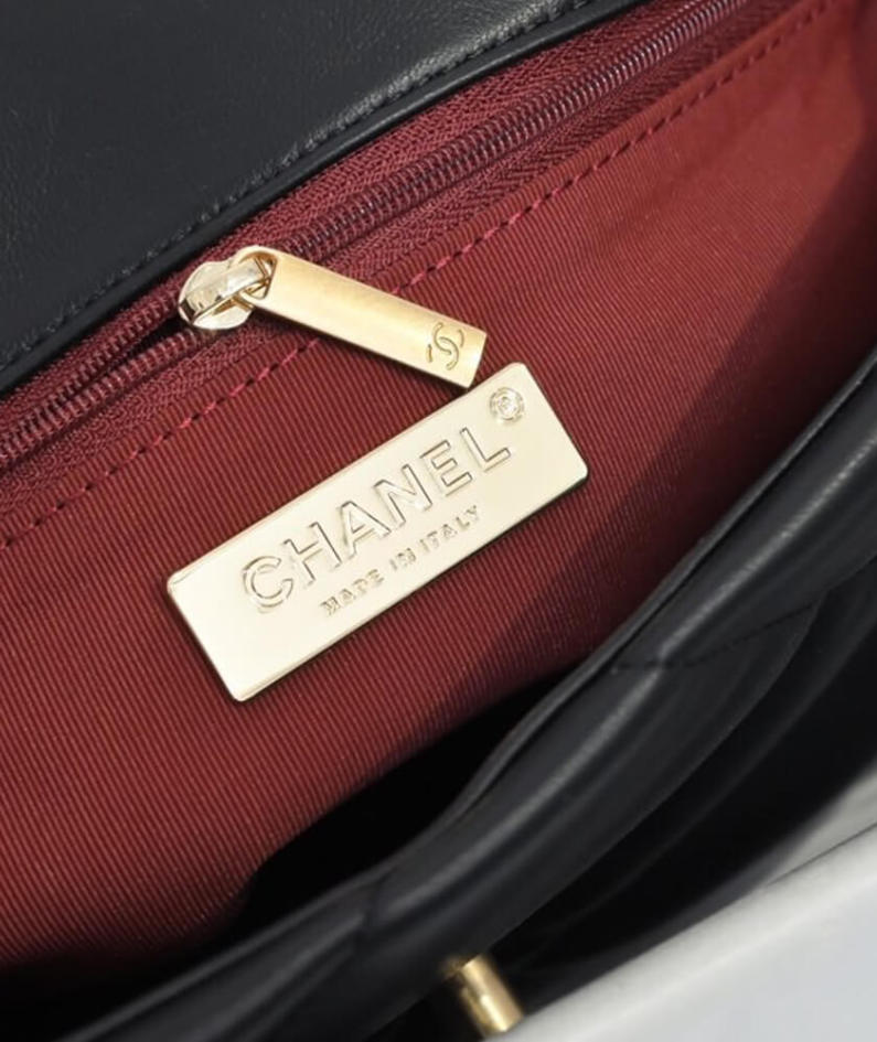 CHANEL 19 HANDBAG