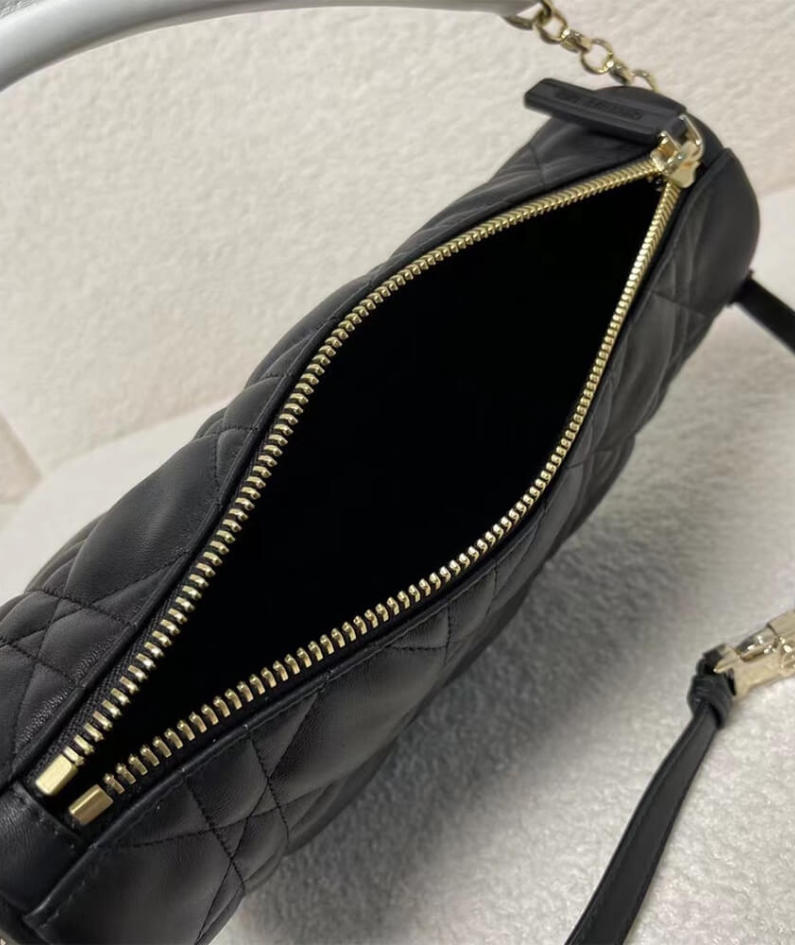 MEDIUM DIOR VIBE HOBO BAG