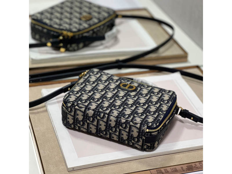 30 MONTAIGNE BOX BAG