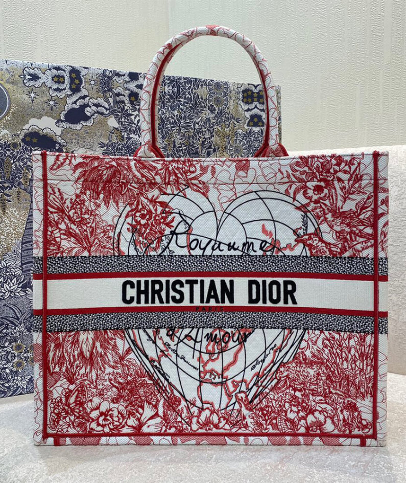 DIORAMOUR DIOR BOOK TOTE