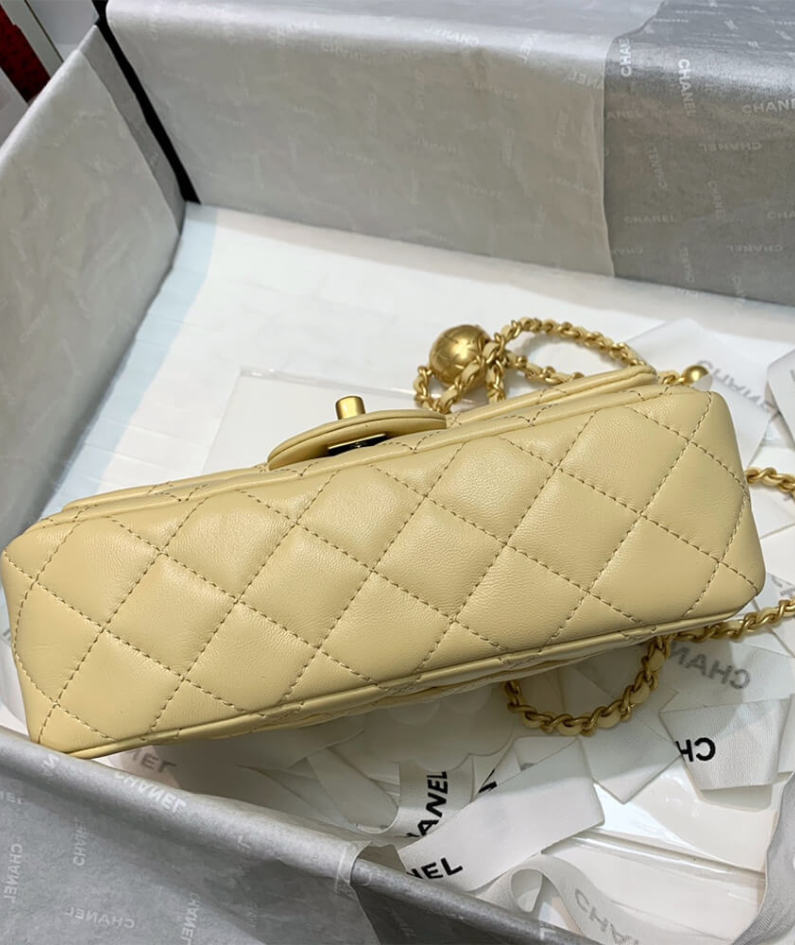 CHANEL Classic Flap Shoulder Bag