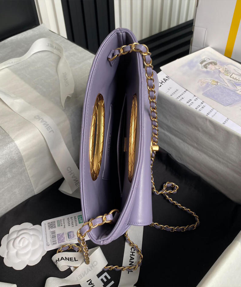 CHANEL Clutch