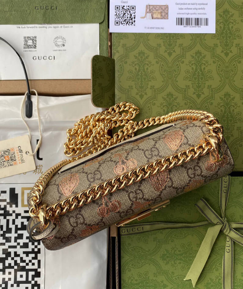 Padlock small berry shoulder bag