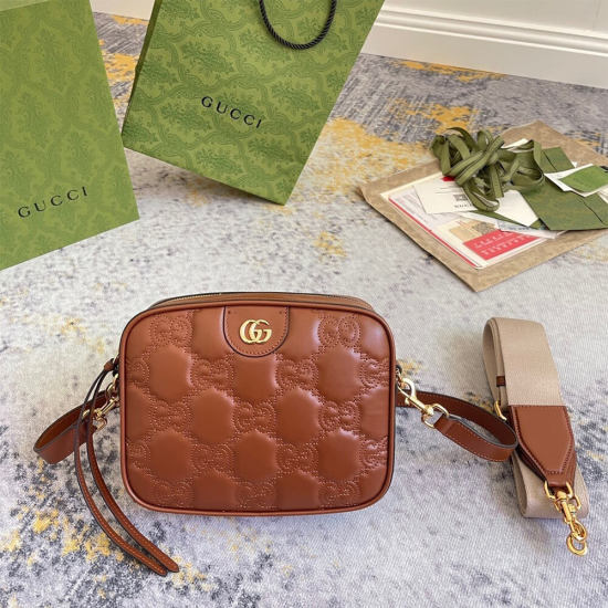 GG Matelassé small bag