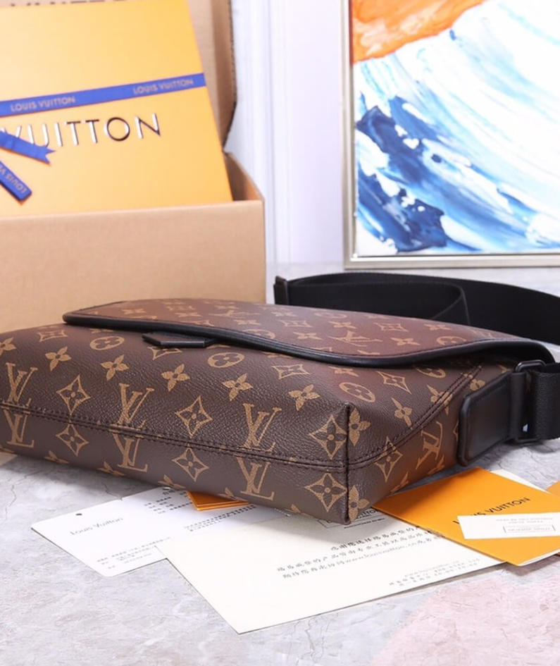 MAGNETIC MESSENGER