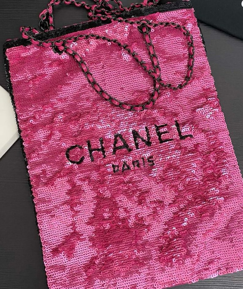 CHANEL SHOPPING BAG