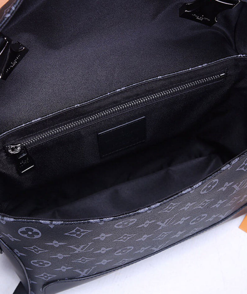 LV Messenger PM Voyager Bag