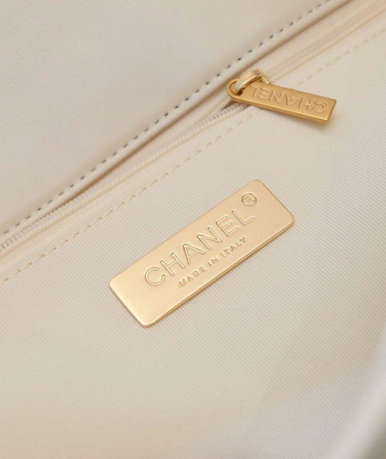 CHANEL 19 MAXI HANDBAG