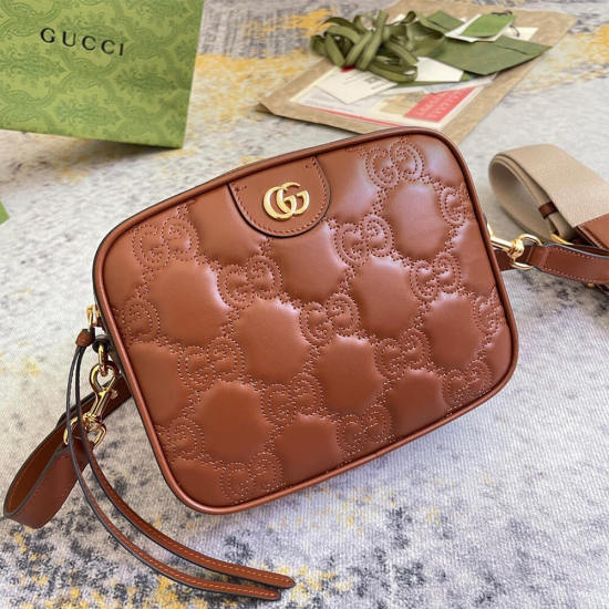 GG Matelassé small bag