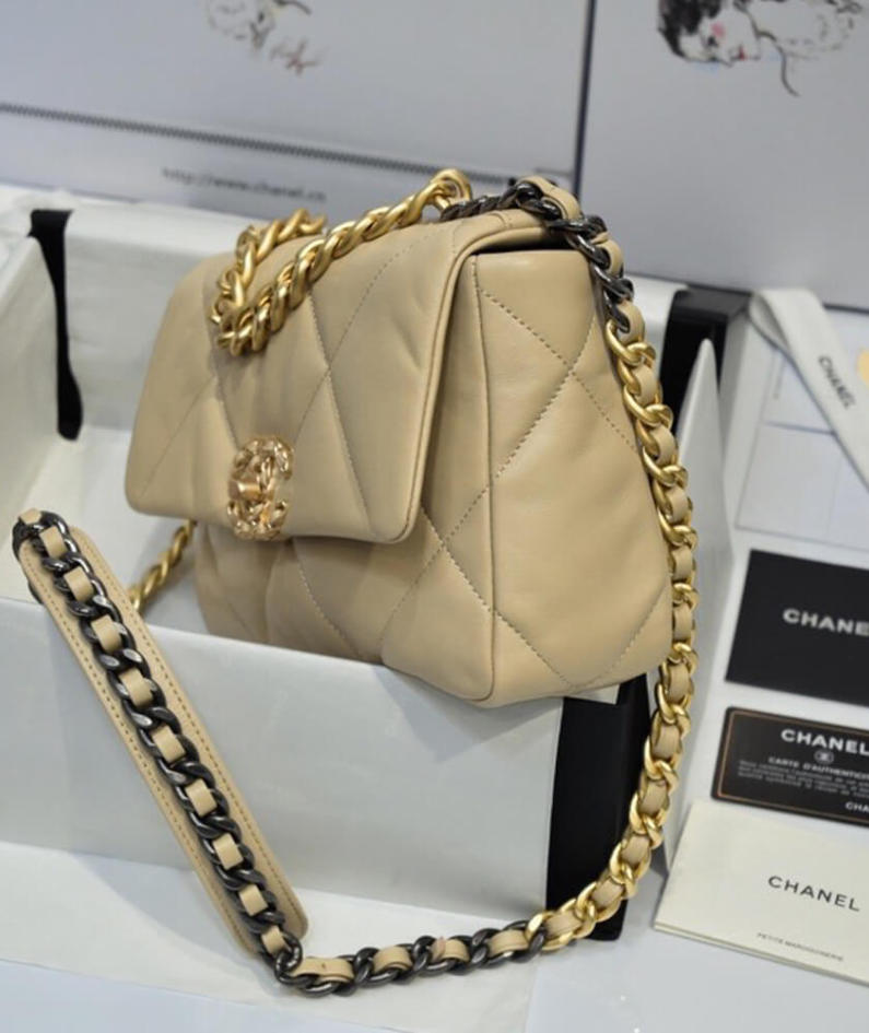 CHANEL 19 HANDBAG