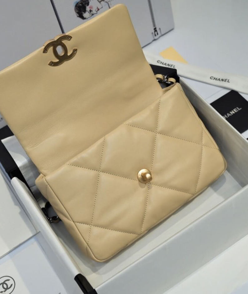 CHANEL 19 HANDBAG