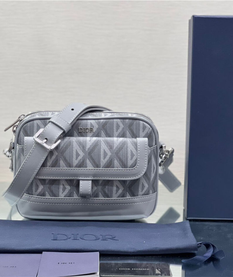 DIOR HIT THE ROAD MESSENGER POUCH