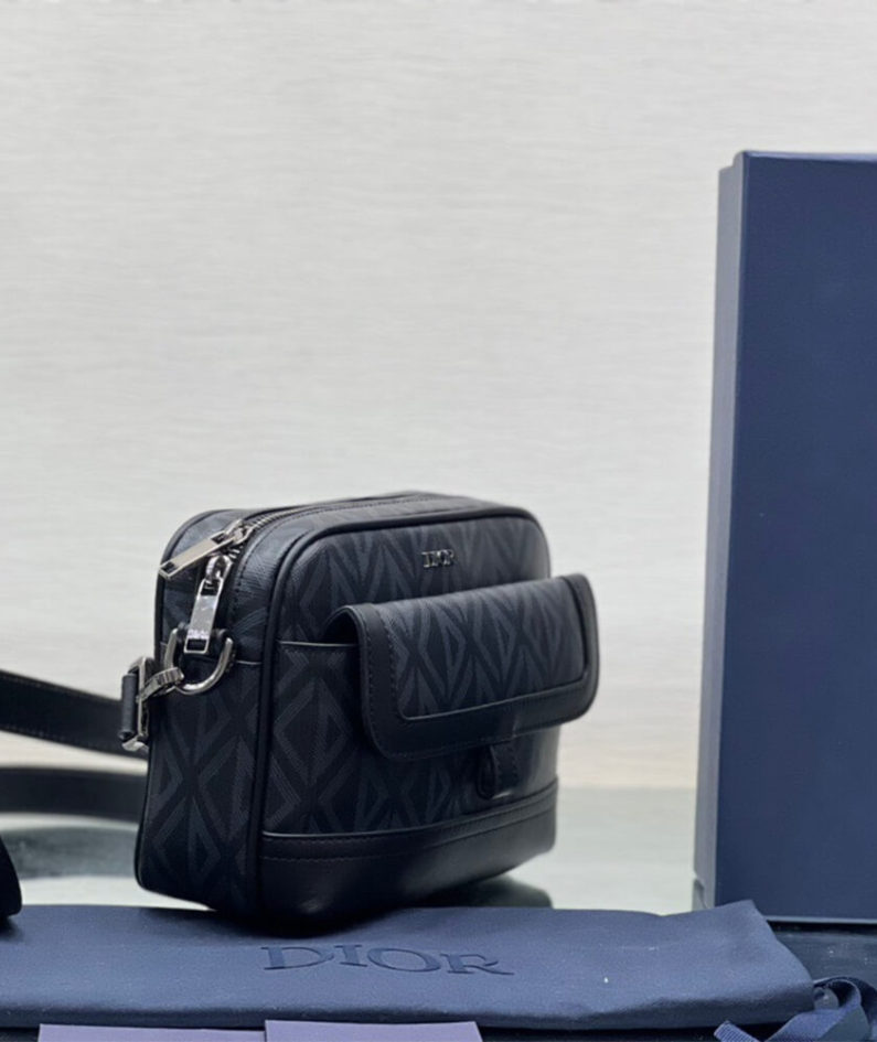 DIOR HIT THE ROAD MESSENGER POUCH