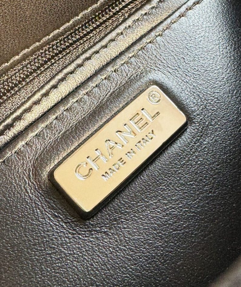 CHANEL SMALL FLAP BAG