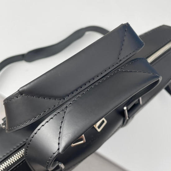 BRIEFCASE EXPLORER
