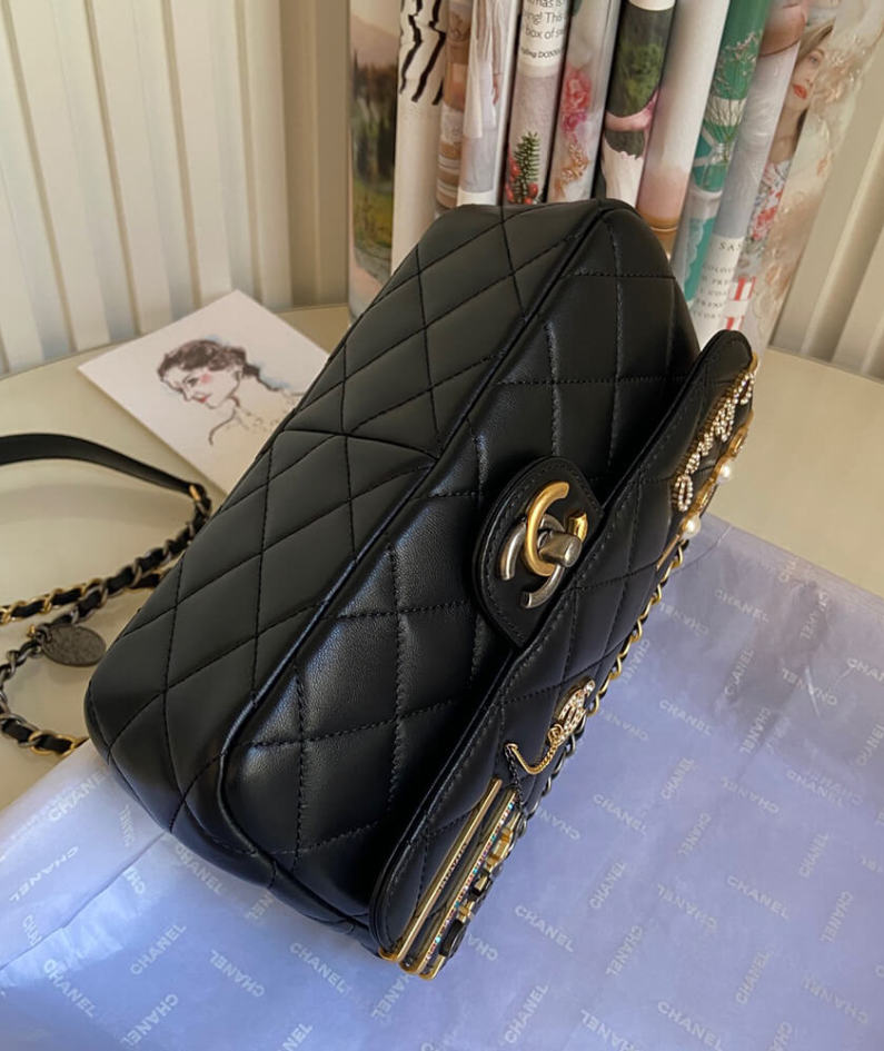 SMALL FLAP BAG