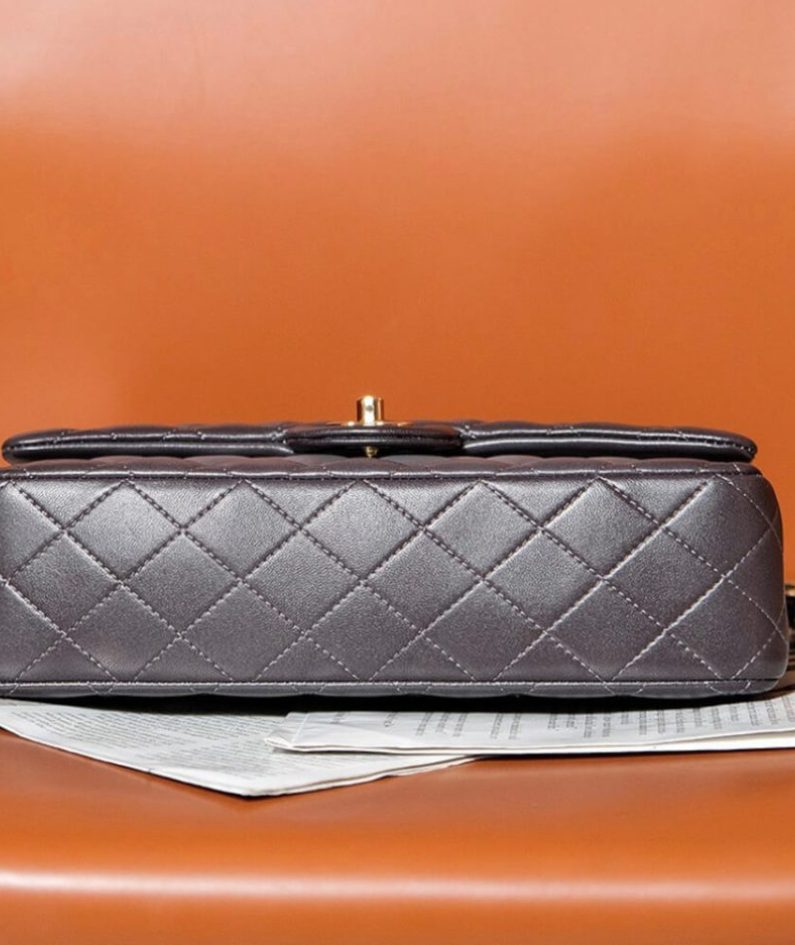 CHANEL CLASSIC 11.12 HANDBAG(high-end grade)