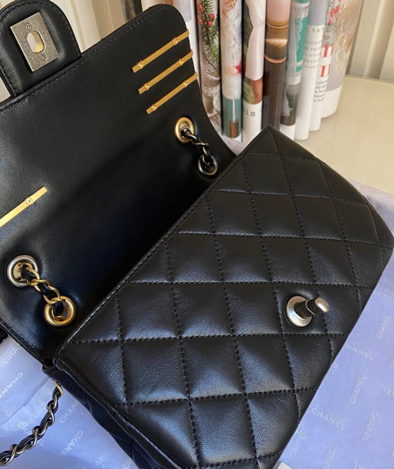 SMALL FLAP BAG